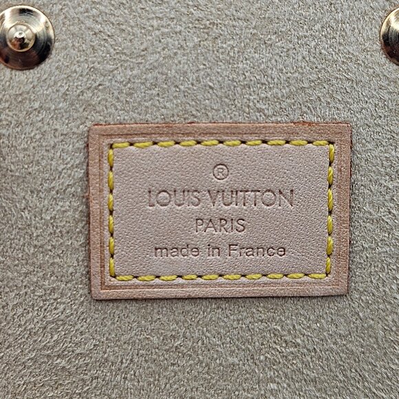 Louis Vuitton Monogram PM Jewelry Case - Picture 3 of 13